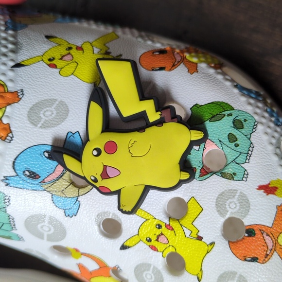 Toddler Crocs x Pokemon Pikachu Size 9c - Picture 7 of 9